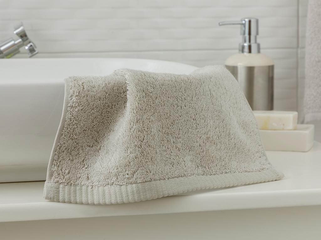 Leafy Hand Towel Timeless