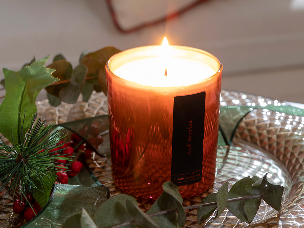 Red Berries Scented Candle Royal Present