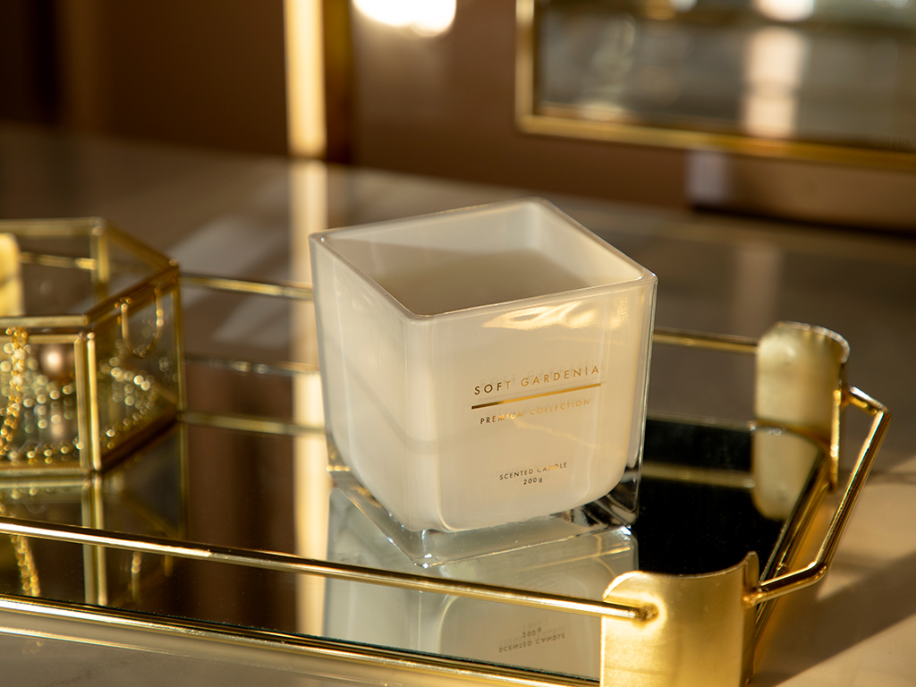 Soft Gardenia Scented Candle Luxury Collection