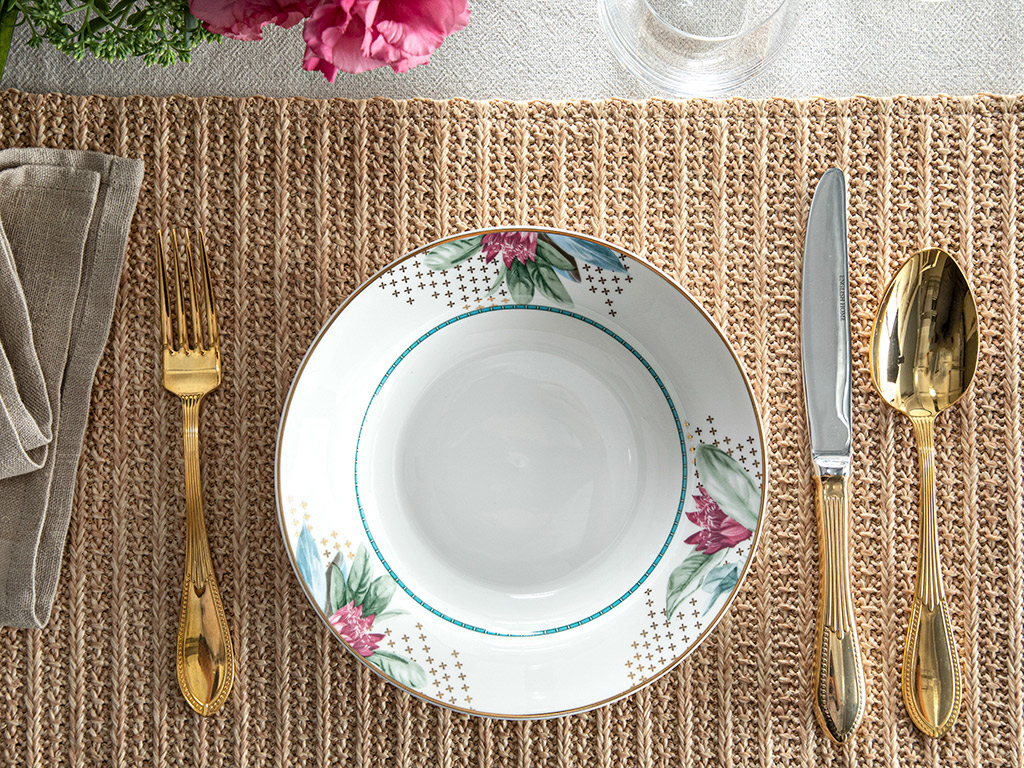 Protea Dinner Plate Romantic Collection