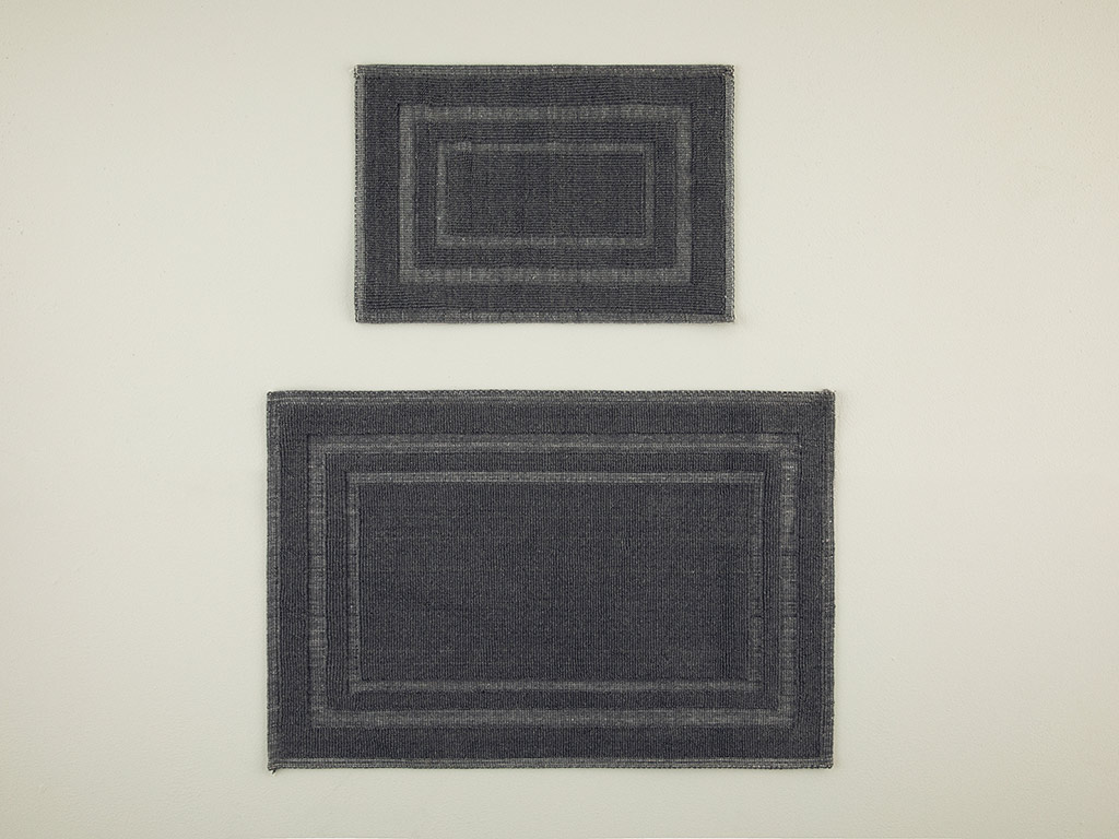 Classy Frame Bath Mat Set Timeless