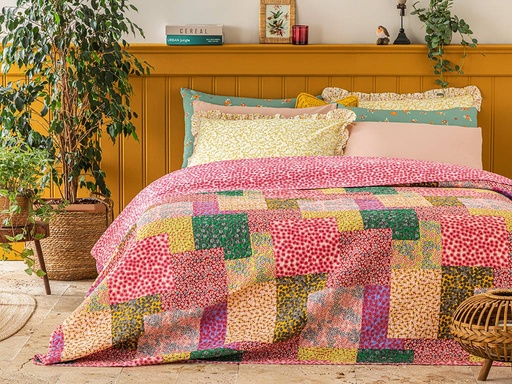 Daisy Fest Multi-Purposed Quilt Timeless