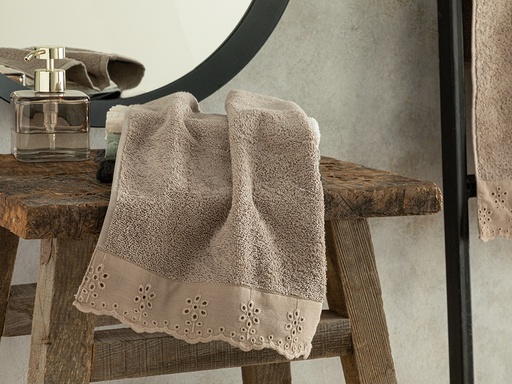 Lilian Hand Towel Timeless