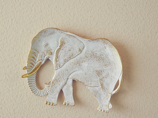 [10039579001] Elephant Decorative Plate Timeless